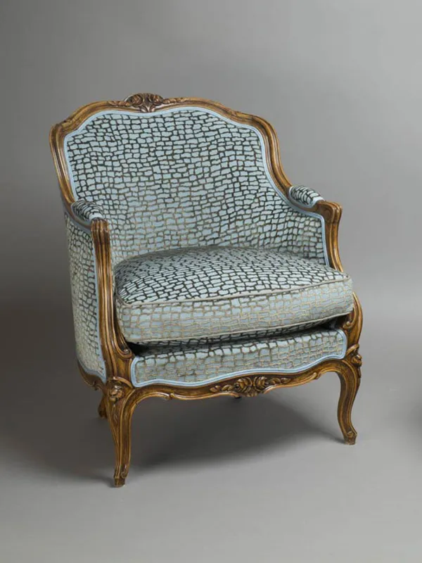 bergere-louis-XV-restauration-atelier-tapissier-fauteuil-style-artisant-metz-Coq-Crapaud